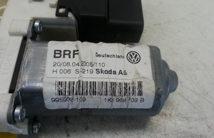 Skoda Octavia II1Z Bj.05 Fensterhebermotor hinten links 1K0959703B